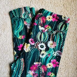 LuLaRoe Leggings - Cactus floral - green